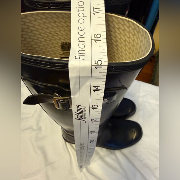 Hunter Classic Black Gloss Waterproof Rain Boots - Picture 8 of 9